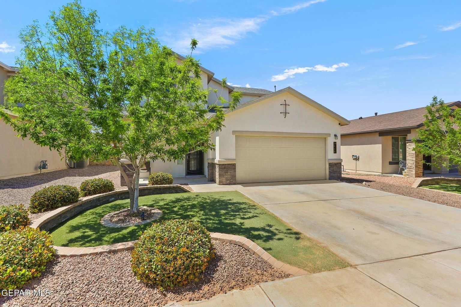3909 Desert Dunes Drive