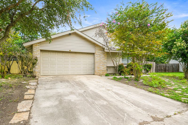 16330 Elk Hollow Street