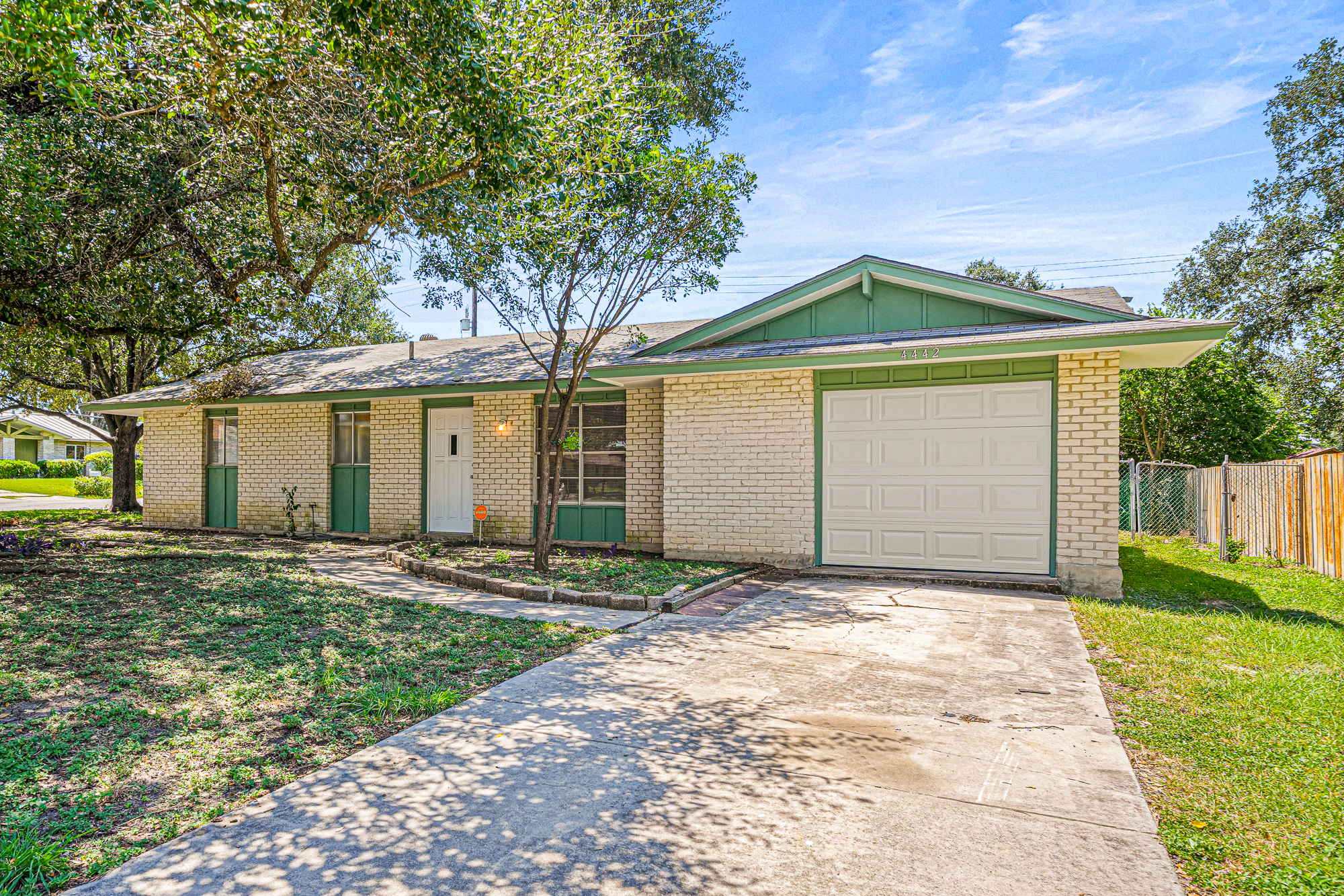 4442 Desert View Drive
